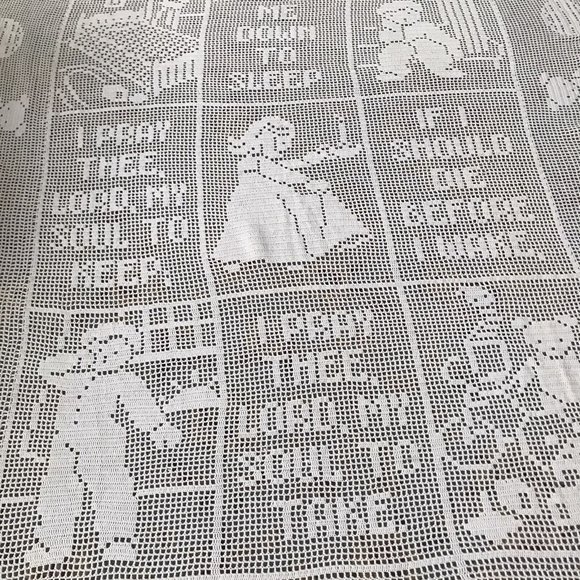 Vtg white filet crochet twin bedspread night prayer children nursery heirloom - Picture 3 of 7
